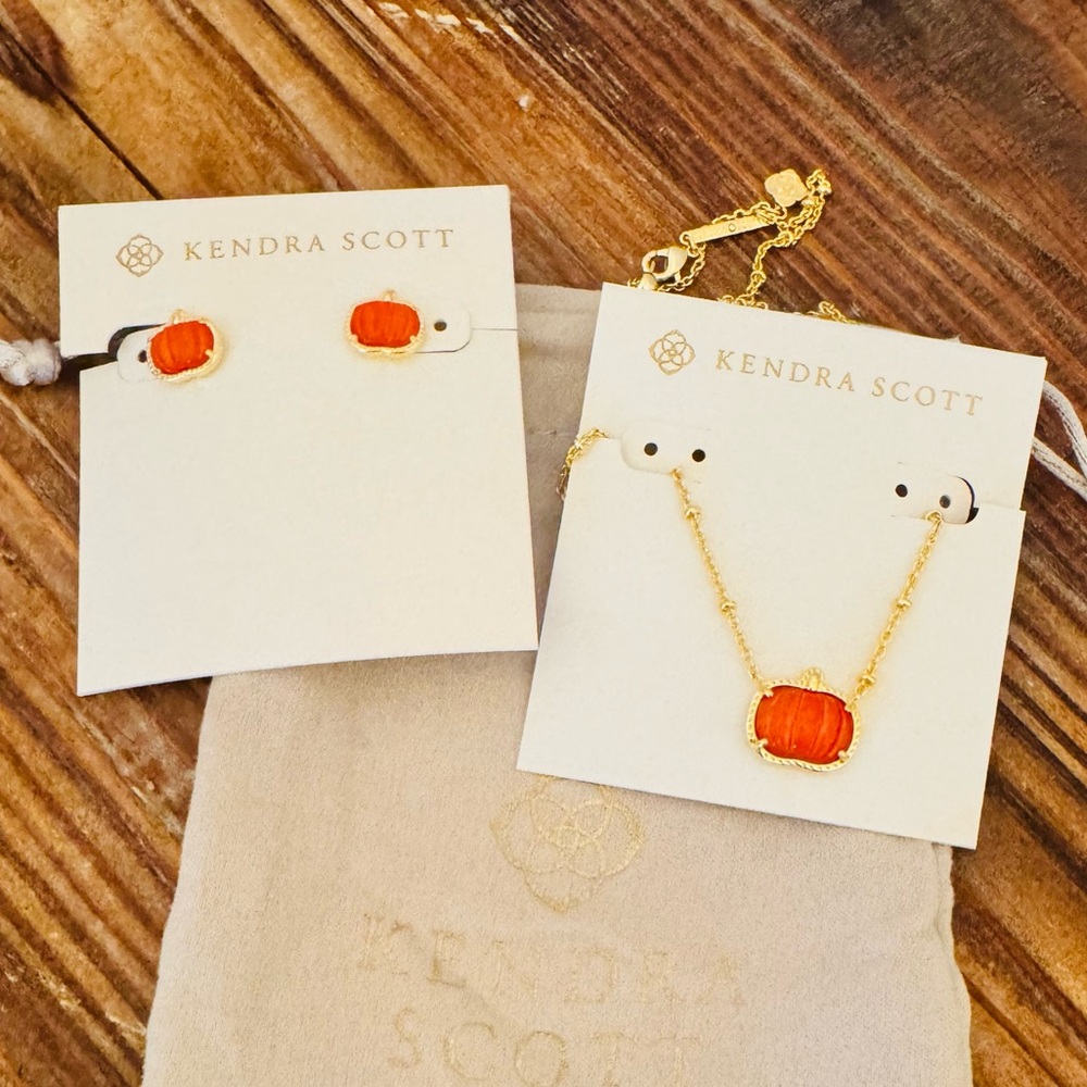 Set of Kendra Scott Pumpkin Pendent Necklace and Earrings New